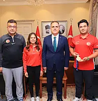 Vali Akbıyık'tan Muğlalı Milli Okçu Emircan Haney'e oy desteği