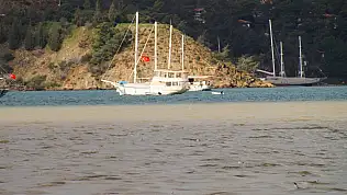Fethiye Körfezi'nin rengi yağış sonrası değişti