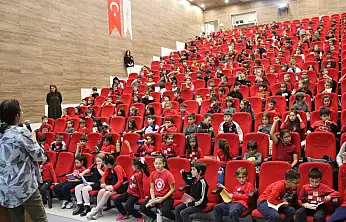 Büyükşehir,  Yazar Pelin Güneş'i Minik Okurlarla Buluşturdu