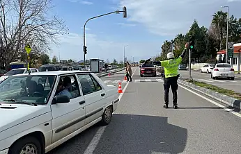Devlet Hastanesi önünde motosiklet ve otomobillere yönelik uygulama