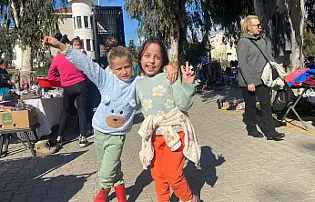 Fethiye'de çocukların karne sevinci, hediye heyecanına dönüştü