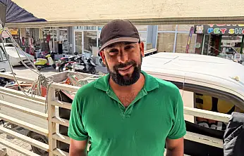 Fethiye'de tezgahından melodi satan esnaf: Kuştan düdük cümbüşü