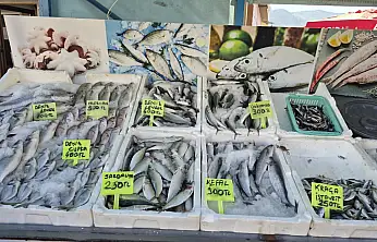 Fethiye Patlangıç Pazarı'nda taze balık keyfi