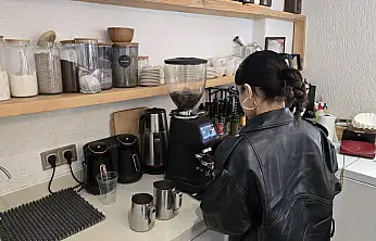 Soğuk havalarla birlikte Fethiye'de sıcak içeceklere ilgi arttı