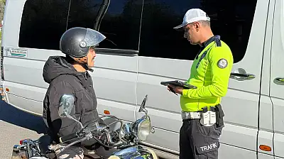 Fethiye'de Mustafa Kemal Bulvarı'nda trafik uygulaması: Ehliyetsiz sürücülere geçit yok