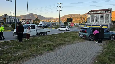 Karaçulha Mahallesi'nde Trafik Kazası Meydana Geldi