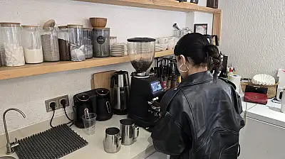 Soğuk havalarla birlikte Fethiye'de sıcak içeceklere ilgi arttı