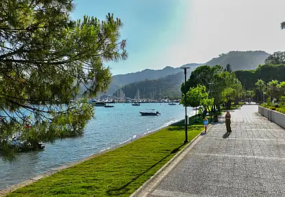 Fethiye Belediyesi'nden Göcek Sahiline Modern Dokunuş