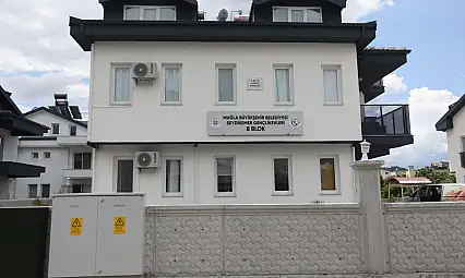 Başkan Aras: 'Gençlerimizin Yanında Olmaya Devam Edeceğiz'