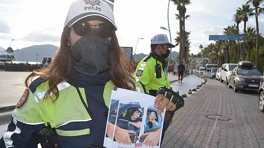 ''Bi hareketine bakar hayat '' sloganı ile maske ve broşür dağıtıp emniyet kemerinin önemini anlattılar