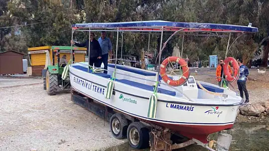 SAKİN KENT'İN ÇEVRE DOSTU TEKNESİ SUYA İNDİ