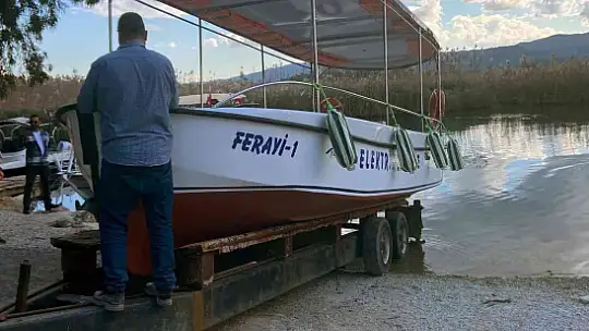 SAKİN KENT'İN ÇEVRE DOSTU TEKNESİ SUYA İNDİ