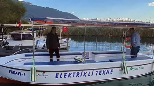 SAKİN KENT'İN ÇEVRE DOSTU TEKNESİ SUYA İNDİ