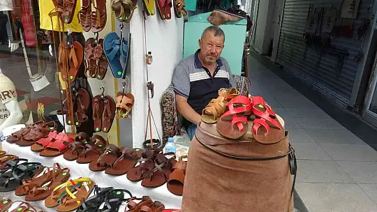Son Sandaletçi Fevzi Usta Teknolojiye Direniyor