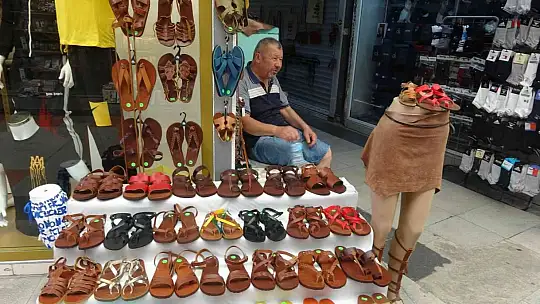 Son Sandaletçi Fevzi Usta Teknolojiye Direniyor