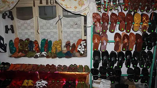 Son Sandaletçi Fevzi Usta Teknolojiye Direniyor