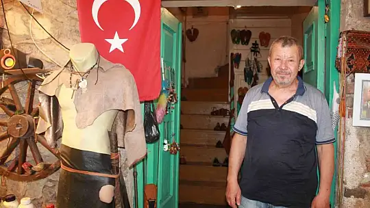 Son Sandaletçi Fevzi Usta Teknolojiye Direniyor