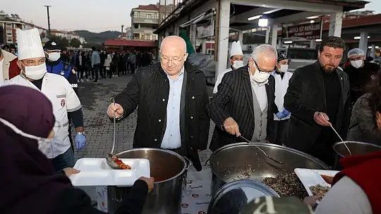 BAŞKAN GÜMÜŞ, İFTAR SOFRASINDA ÜNİVERSİTE ÖĞRENCİLERİYLE BULUŞTU