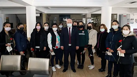 Başkan Gümüş Dünya Kadınlar Günü'nü kutladı