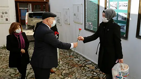 Başkan Gümüş Dünya Kadınlar Günü'nü kutladı