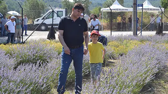 Lavanta Bahçesinde Üçüncü Hasat Alındı