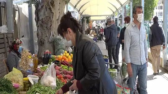 Pazar esnafı 'Pandemiden dolayı satışlarımız azaldı' 
