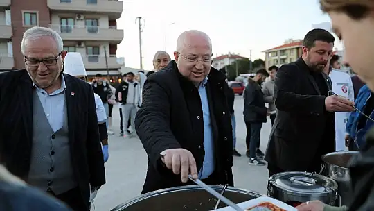 BAŞKAN GÜMÜŞ, İFTAR SOFRASINDA ÜNİVERSİTE ÖĞRENCİLERİYLE BULUŞTU