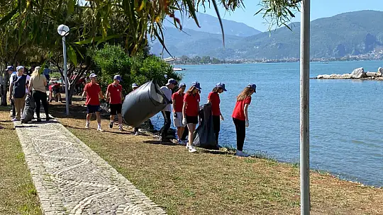 Ördek Adası'nda çevre temizliği yapıldı