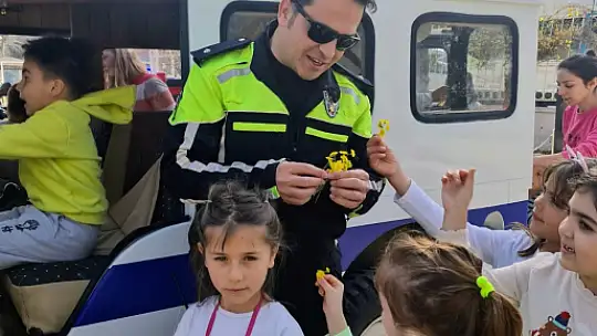 ANADOLU ÖĞRENCİLERİNE POLİSLİK MESLEĞİ TANITILDI