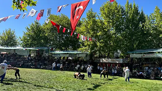 Genç Ve Dinamik Belediye Başkanı Akdenizli, Dur Durak Bilmiyor