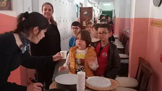 BİR ÇORBA İÇEBİLSEM