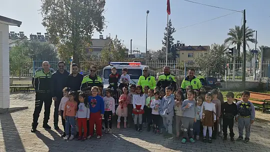 ANADOLU ÖĞRENCİLERİNE POLİSLİK MESLEĞİ TANITILDI