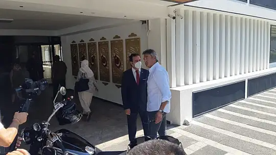 Eski Devlet Bakanı Kürşat Tüzmen Fethiye'de