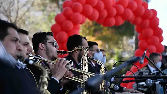 14 Şubat Sevgililer Günü Fethiye'de şarkılarla kutlandı