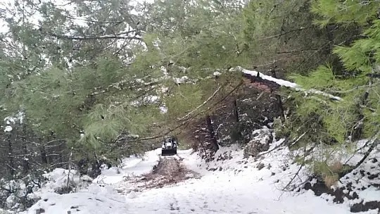 Milas Belediyesi hafta sonu kar mesaisindeydi