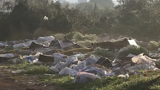 17 kamyon hafriyat ve çöp toplandı