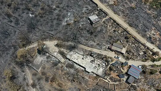 17 yıllık anıları yangınla birlikte küle döndü