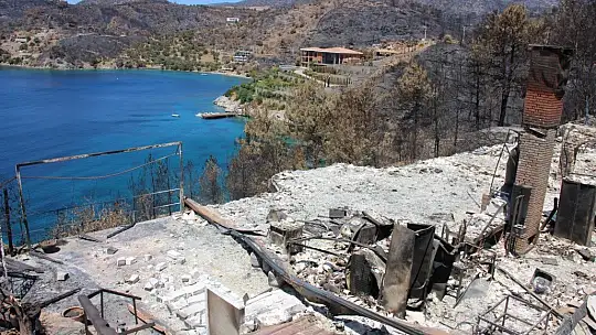 17 yıllık anıları yangınla birlikte küle döndü