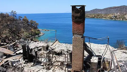 17 yıllık anıları yangınla birlikte küle döndü