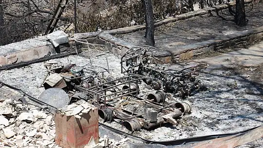 17 yıllık anıları yangınla birlikte küle döndü