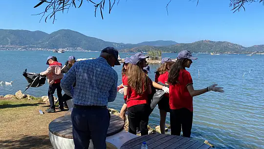 Ördek Adası'nda çevre temizliği yapıldı