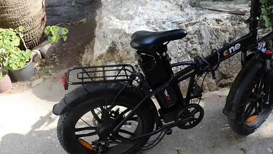 18 YAŞINDA HAYATINI KAYBEDEN BERFİN'İN AİLESİ, KAZANIN AYDINLATILMASINI İSTİYOR