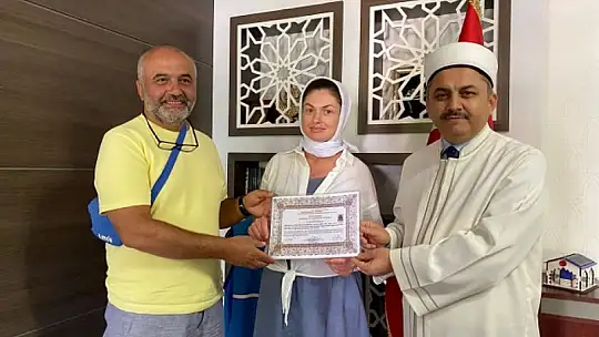 UKRAYNALI YULİA FETHİYE'DE MÜSLÜMAN OLDU