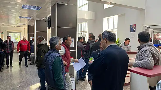 EYT'Lİ VATANDAŞ, DİLEKÇESİNİ VERDİ