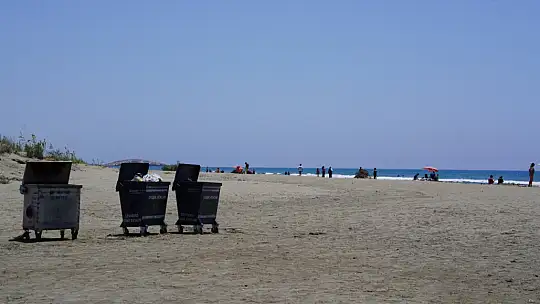 Seydikemer Belediyesi Ekipleri, Karadere Plajını Pırıl Pırıl Yaptı