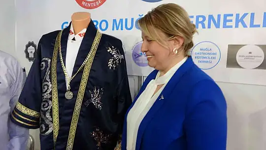 2 ayda elleri ile işlediği ceketi milli aşçıya hediye etti