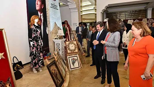 2 bin 700 kursiyerin eserleri sergilendi