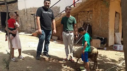 2 bin kilometre uzaklıktan yüreklere dokunan el