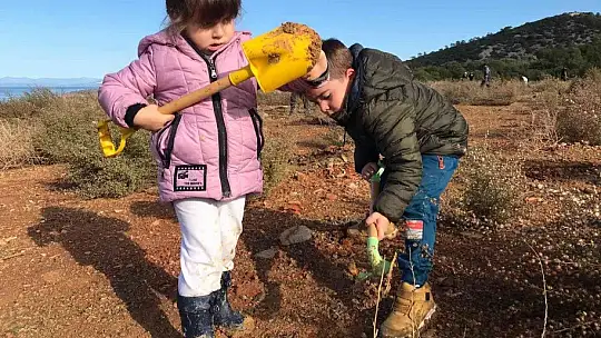 2 bin tohum topunu doğayla buluşturdular