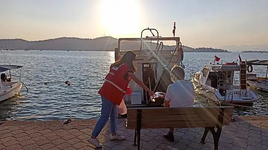Genç Kızılay Fethiye Teşkilatı vatandaşın yanında